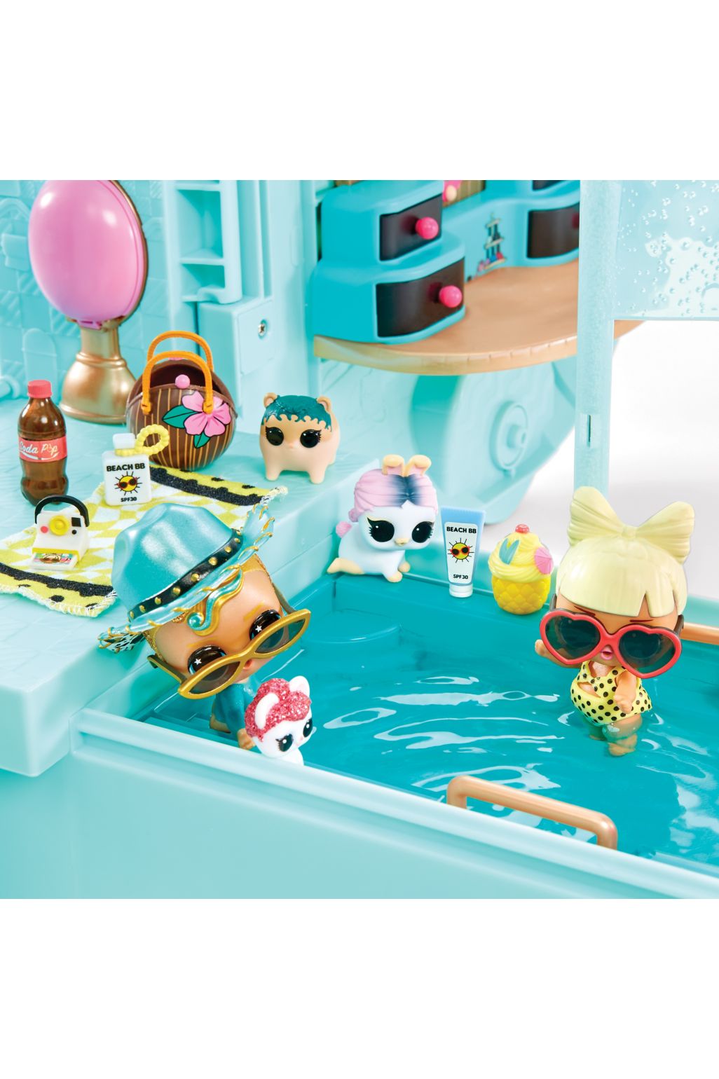 L.O.L. Surprise O.M.G Glam N Go Camper dolls babies