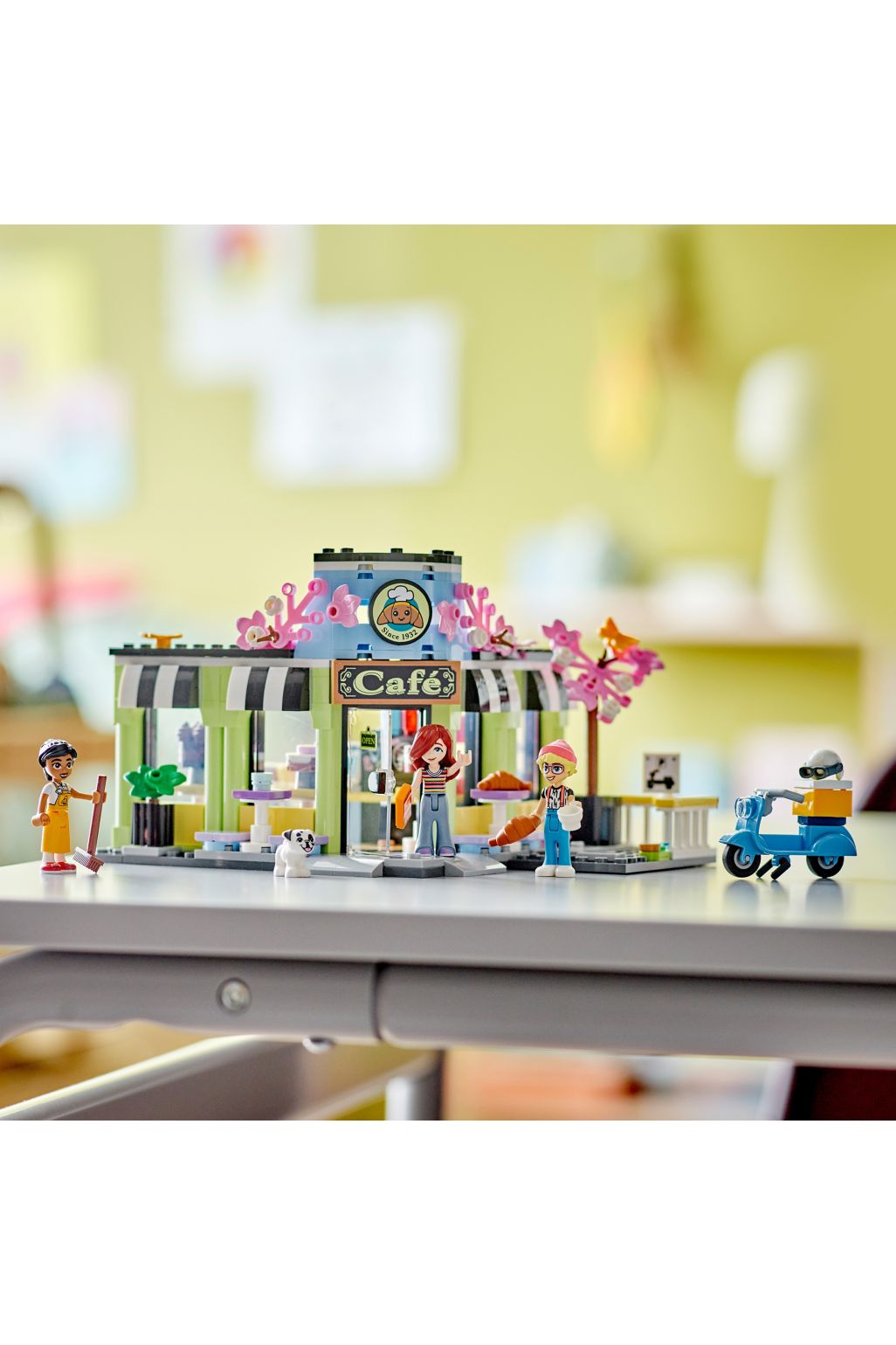 LEGO Friends Heartlake City Cafe bricks