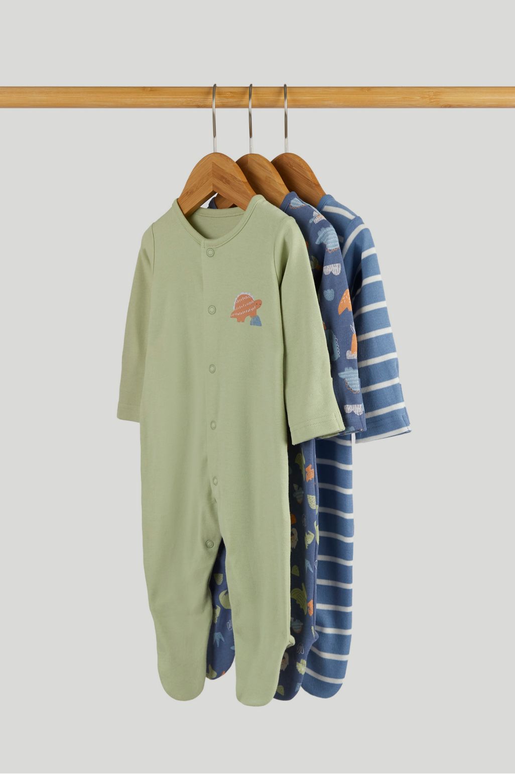 3 seturi de pijamale cu dinozauri