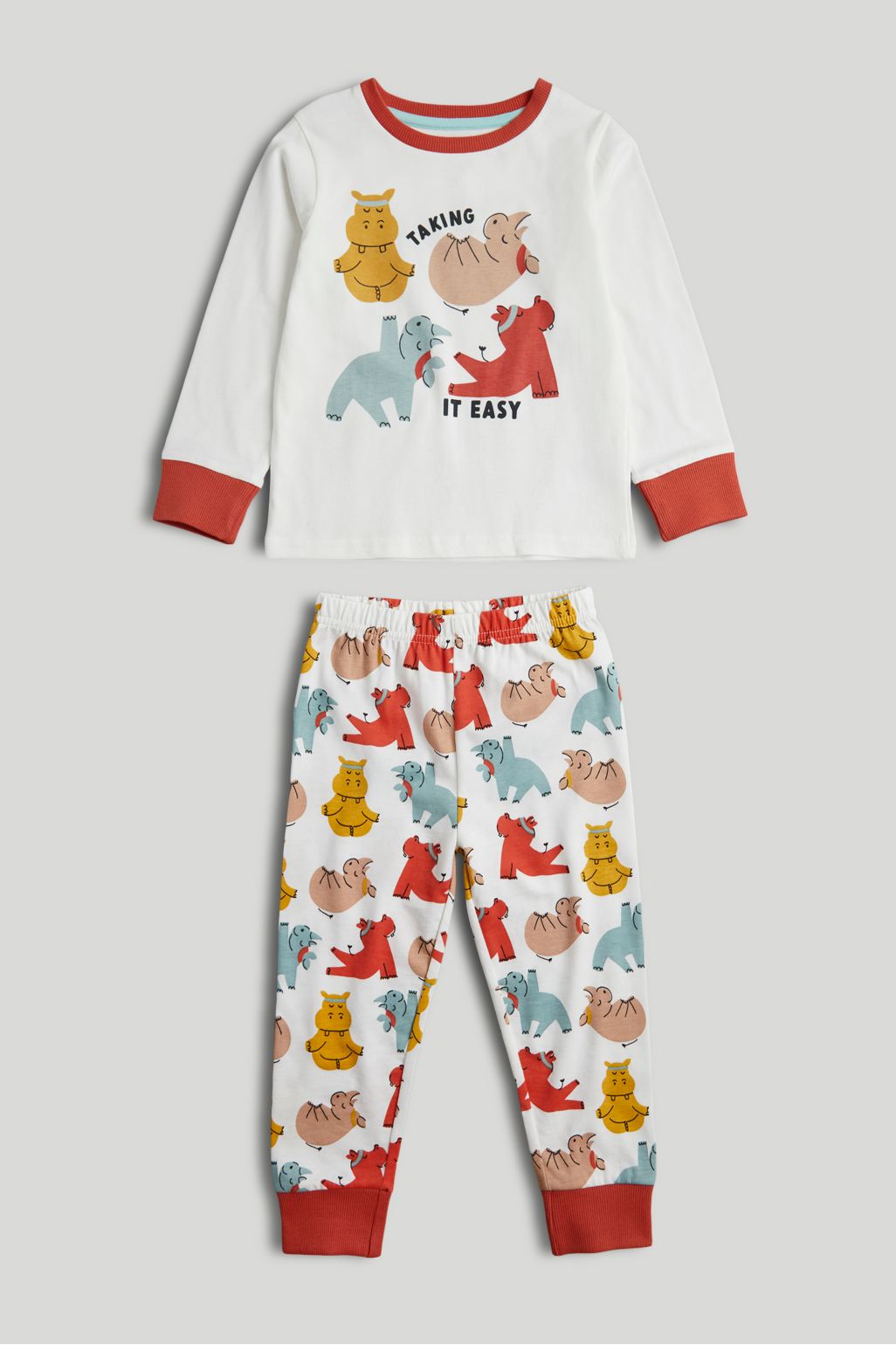 Pijamale de yoga cu animale