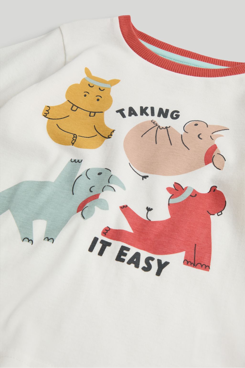 Pijamale de yoga cu animale
