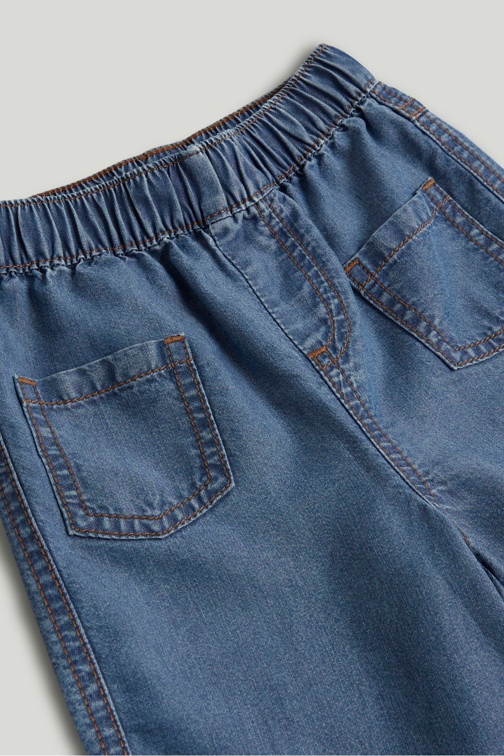 Barrel-Leg Denim Jeans