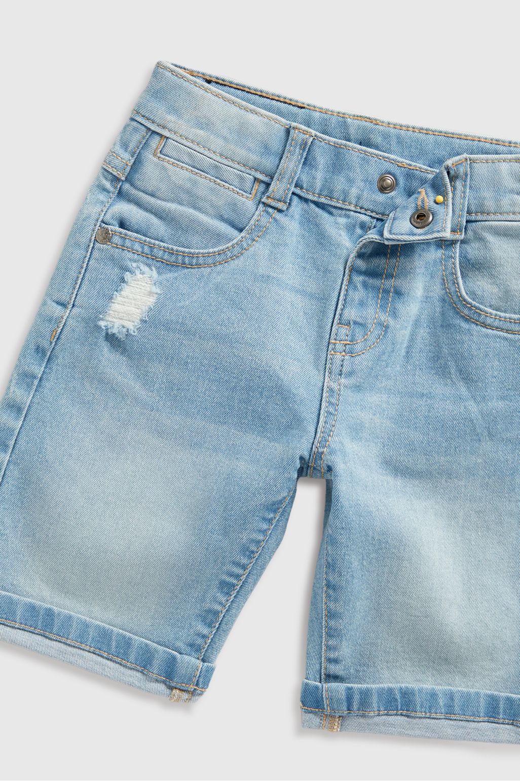 pantaloni scurți din denim cu aspect prespălat deschis la culoare
